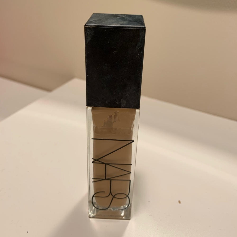NARS Natural Radiant Longwear Foundation in Vienna